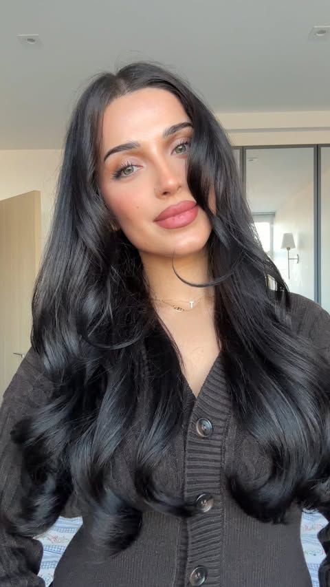 Instagram post by @tarabarzz for Beauty Works Hair Extensions. Caption reads: my take on the hair trend 🫶🏼 @dysonbeauty my....