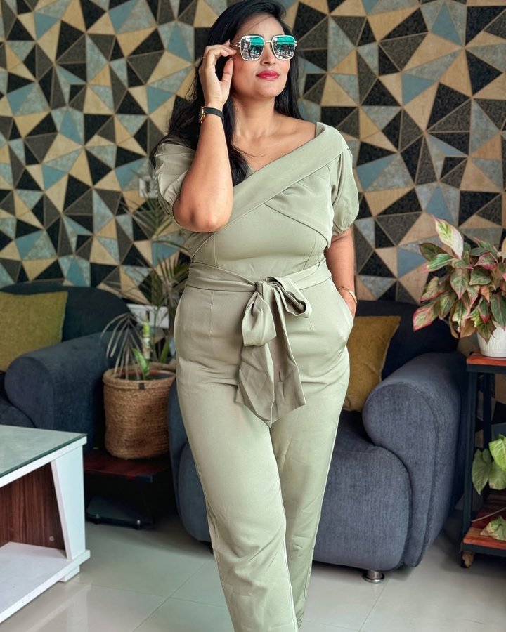 Instagram post by @instamommy_poorvi for Faballey. Caption reads: [...] brand sale from Amazon.
Brand: @faballey....