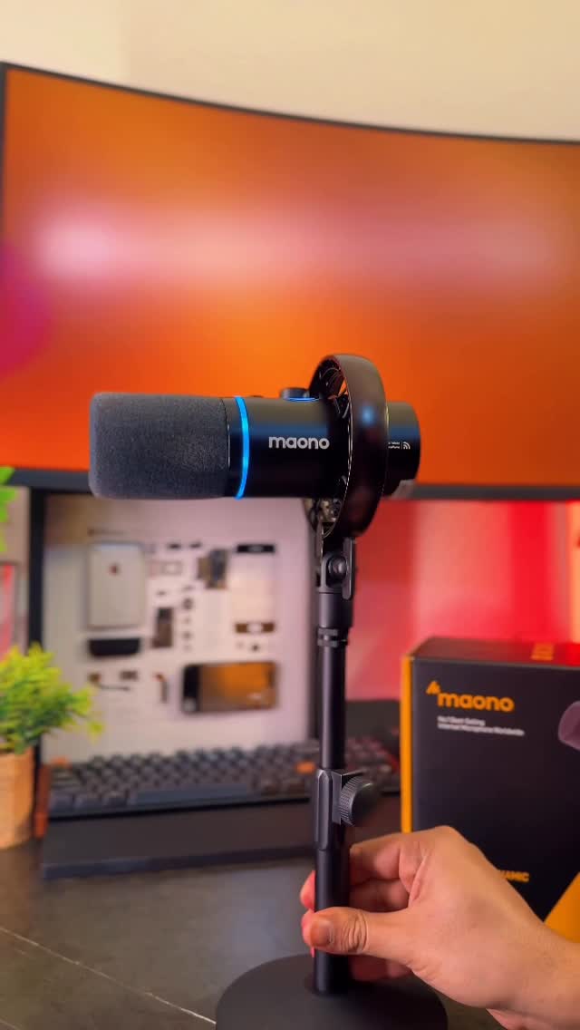 Instagram post by @techie_nomad007 for MAONO. Caption reads: 🎙️ Meet the PD200W Hybrid Wireless Microphone for....