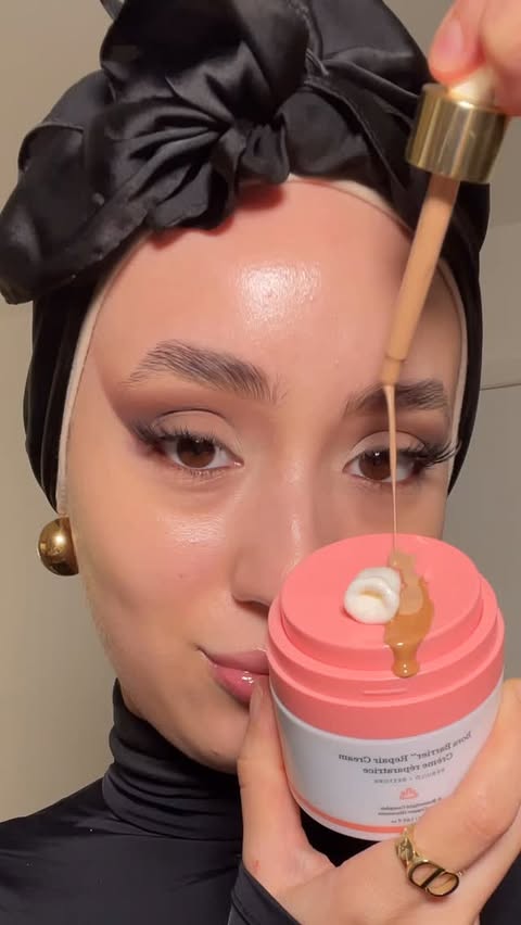 Instagram post by @prinoora for The Beauty Crop. Caption reads: This base routine💕 @prinoora 
.
Products....