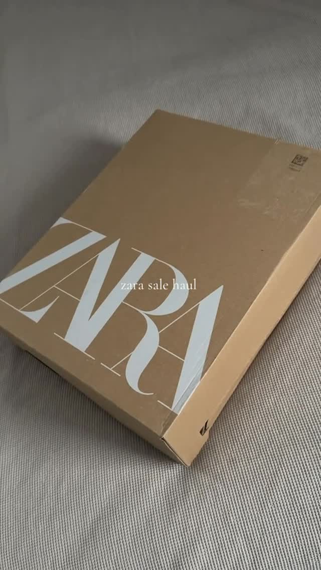 Instagram post by @giovanna_michelle_zaraoutfit for Lauren Croker • Online Stylist. Caption reads: Zara sale haul 🫶🏼adv - comment with SHOP to....
