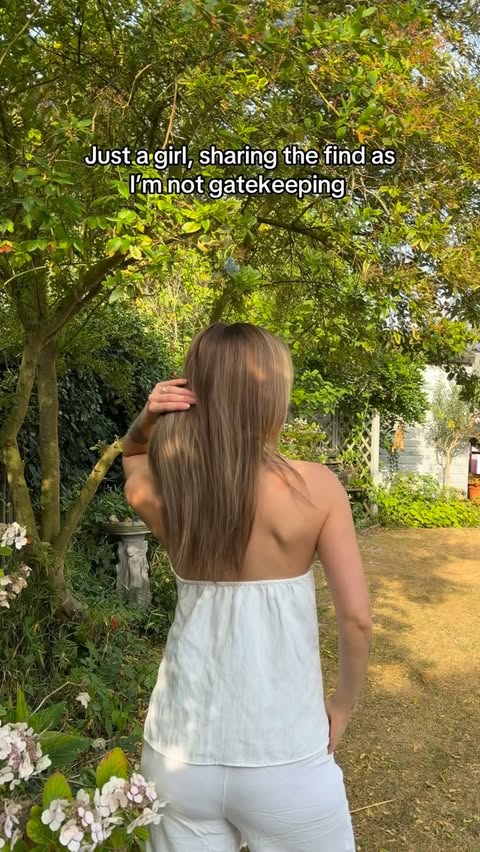 Instagram post by @natashauk_ for NATURTINT. Caption reads: [...] I’ve made an effort, I’m sold! The Naturtint....