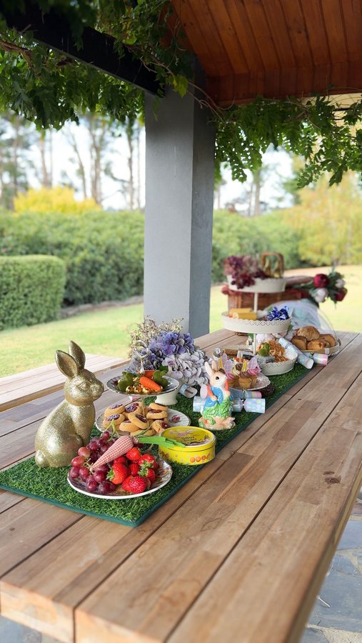 Instagram post by @oliviawhite for Everyday Rewards. Caption reads: [...] treats from Woolies! Hot Tip: Everyday....