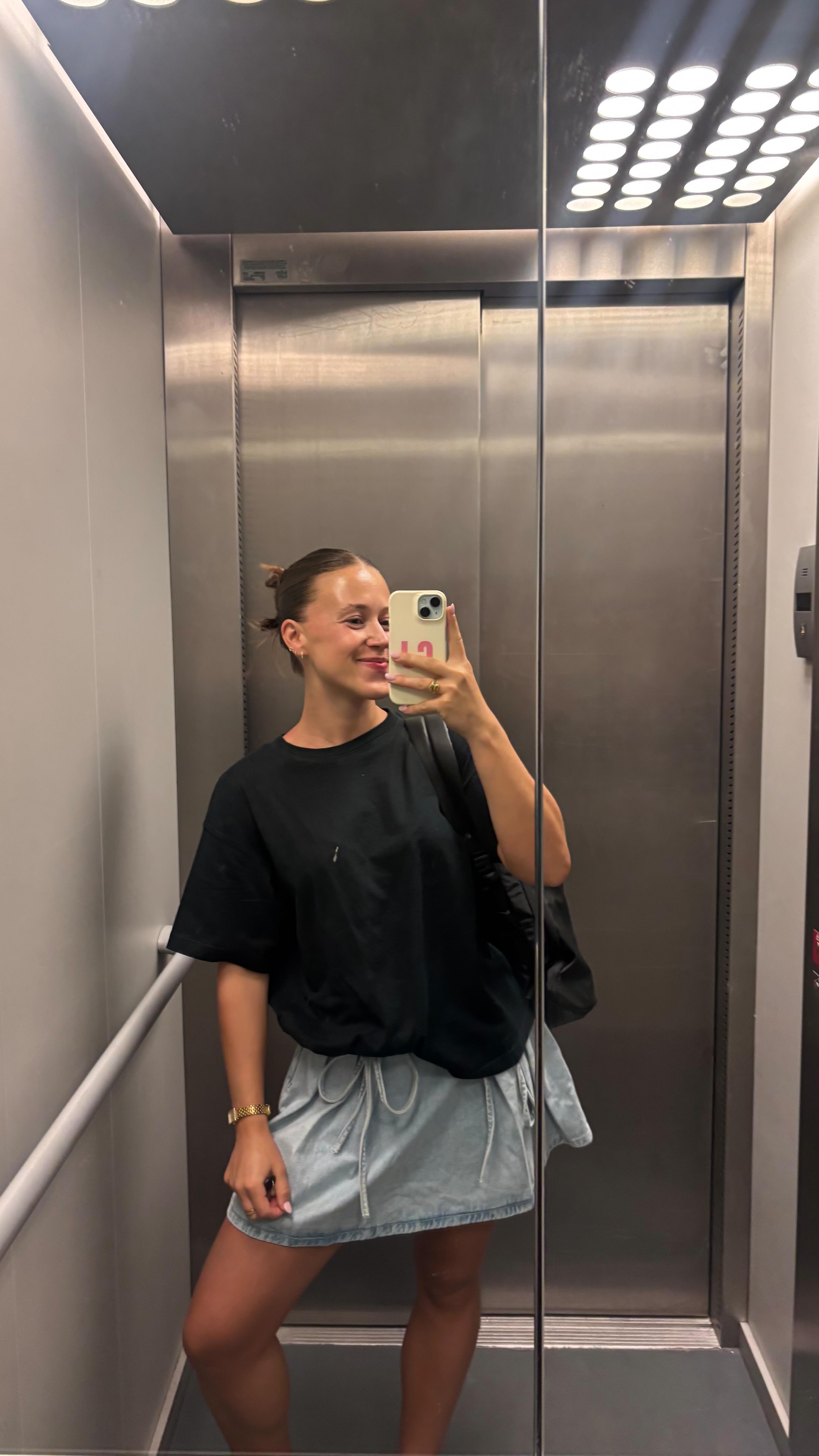 Instagram post by @janssenscharlotte for Klorane. Caption reads: advertentie | grootste tip voor alle slickback....