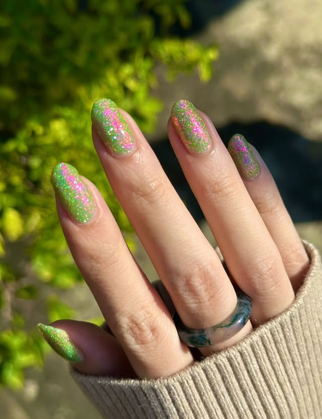 Instagram post by @natttynails for Caitlyn Minimalist. Caption reads: I could not believe my eyes the entire time i was....