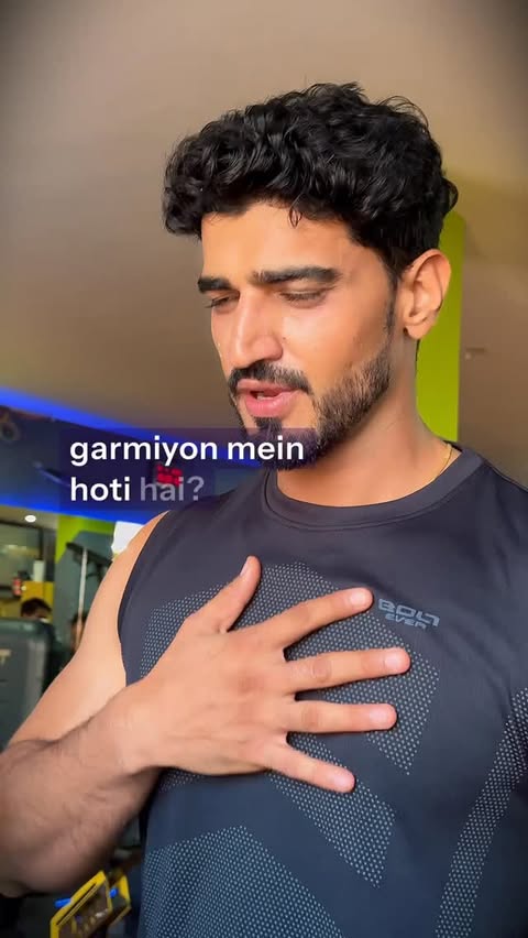 Instagram post by @naresh__fit for Liquid IV. Caption reads: Gym me thak rahe ho? Paani nahi, electrolytes ki....