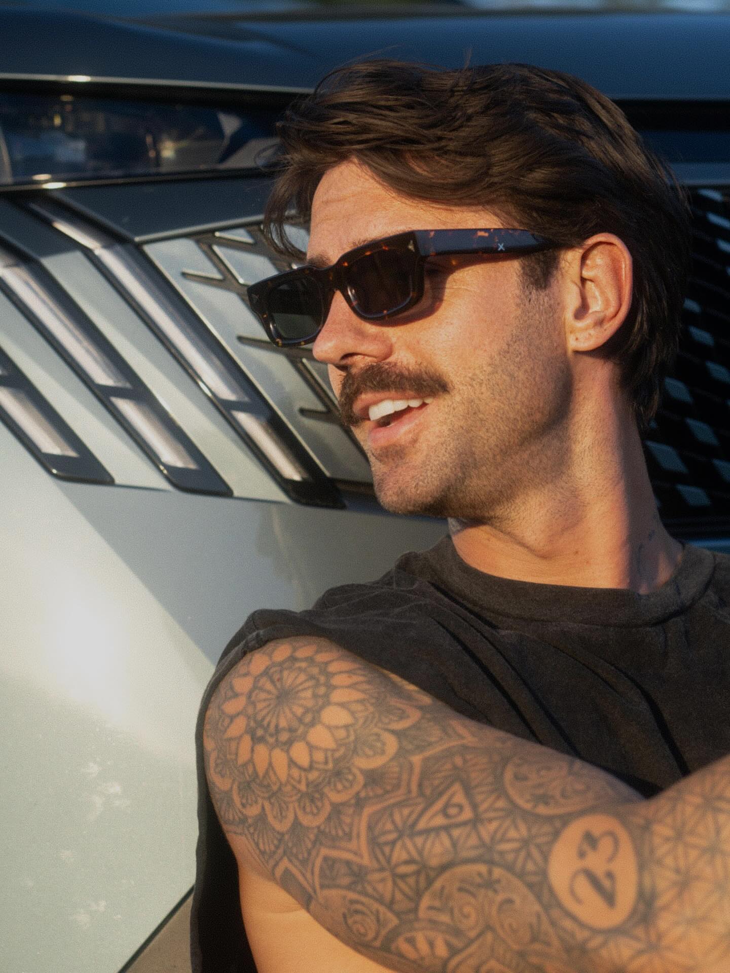 Instagram post by @serkaytutuncu for Peugeot Türkiye. Caption reads: Yeni #Peugeot5008 ile şehrin akışına kısa mola.....