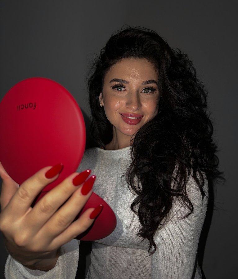 Instagram post by @sultan_stacey for Fancii. Caption reads: [...] I’m in love 😍 Thank you so much, @fanciico....