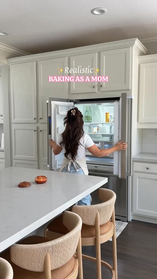 Instagram post by @shellykowatch for Sweet Loren's. Caption reads: As moms we’re all caught up in the chaos of the....