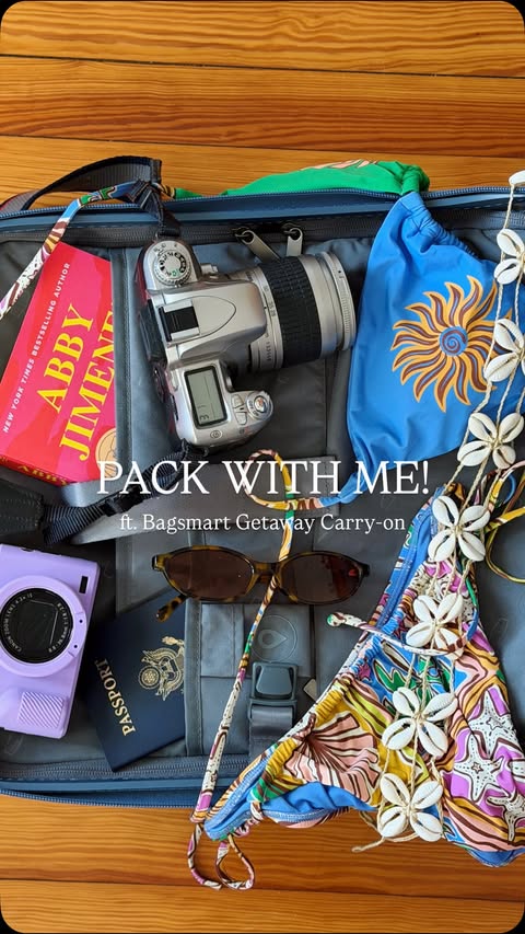 Instagram post by @eleanorhross for Bagsmart. Caption reads: [...] me for four days in the Bahamas ft. my....