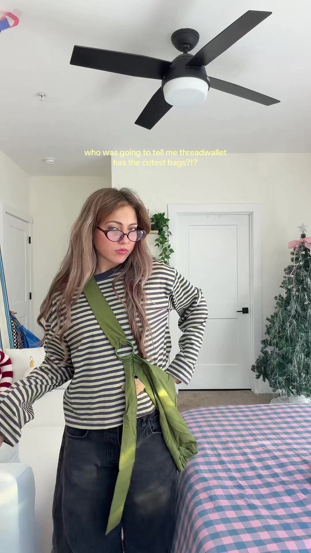 TikTok post by @macktruex for Thread Wallets. Caption reads: [...] one can fit at least 5 bibles 🤠 @Thread....