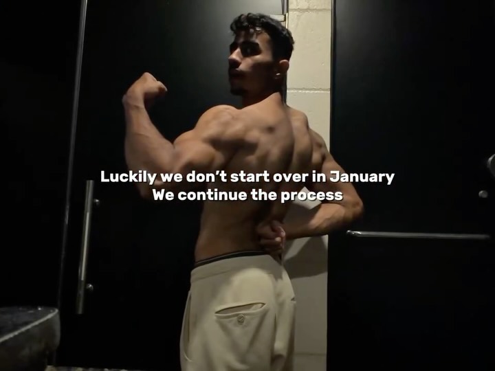 Instagram post by @mohitxj_ for foodstrong. Caption reads: [...] your fitness journey with Foodstrong’s Whey....