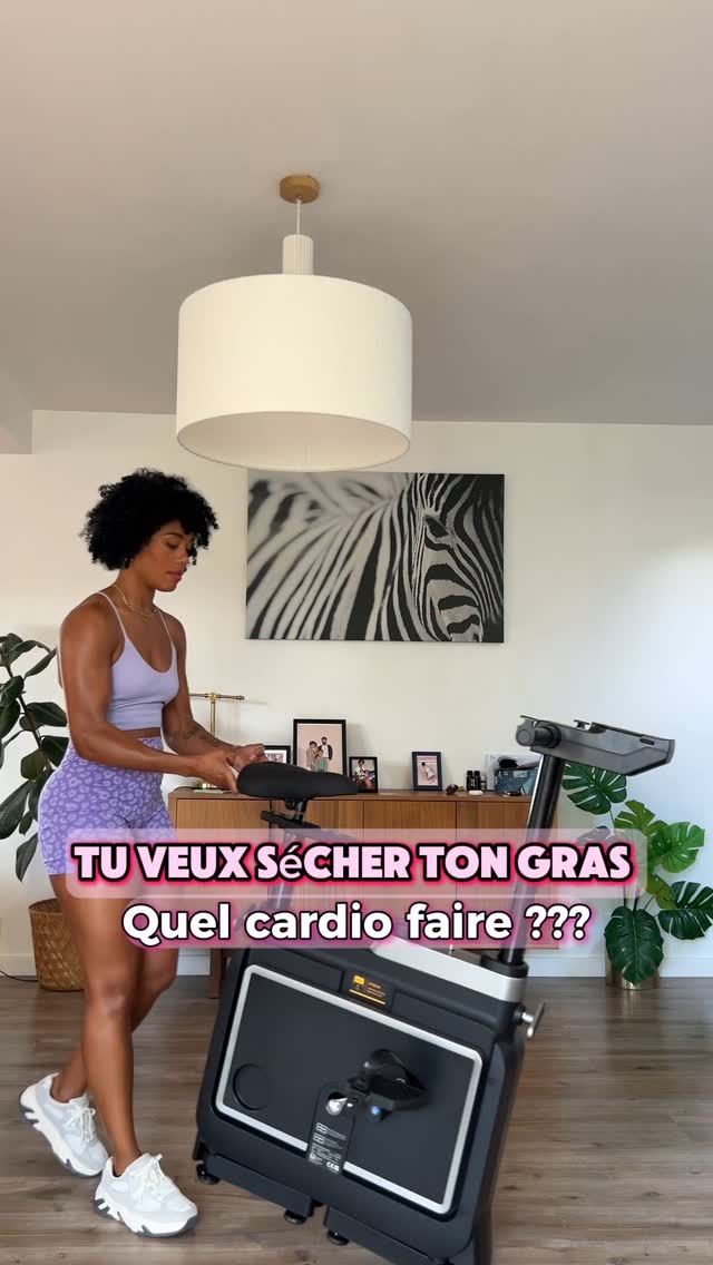 Instagram post by @trendafricanmom for Oysho. Caption reads: C’est toujours compliqué de savoir comment....