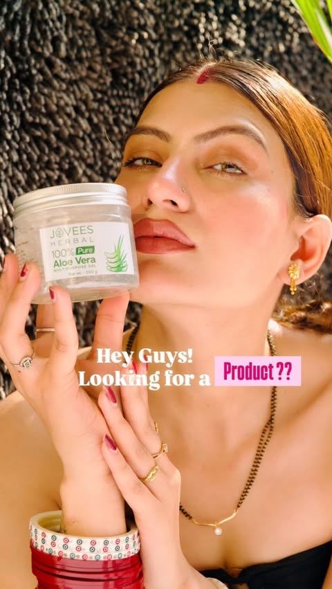 Instagram post by @_ankirana_ for Jovees Herbal. Caption reads: Glow naturally with Jovees Herbal Aloe Vera Gel....