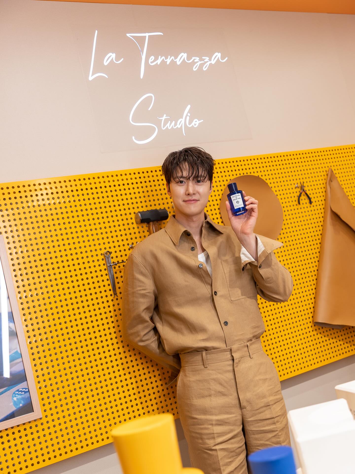 Instagram post by @0myoung_0526 for Acqua di Parma. Caption reads: 🤎
#AD #AcquadiParma
#BluMediterraneo #아쿠아디파르마.