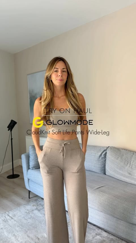 Instagram post by @carolinapiazentin_ for Glowmode. Caption reads: GLOWMODE Try on Haul | Soft Life Pants [...].