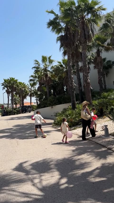 Instagram post by @hattiebourn for Marriott Bonvoy. Caption reads: [...] extra days in the sun at one of the....
