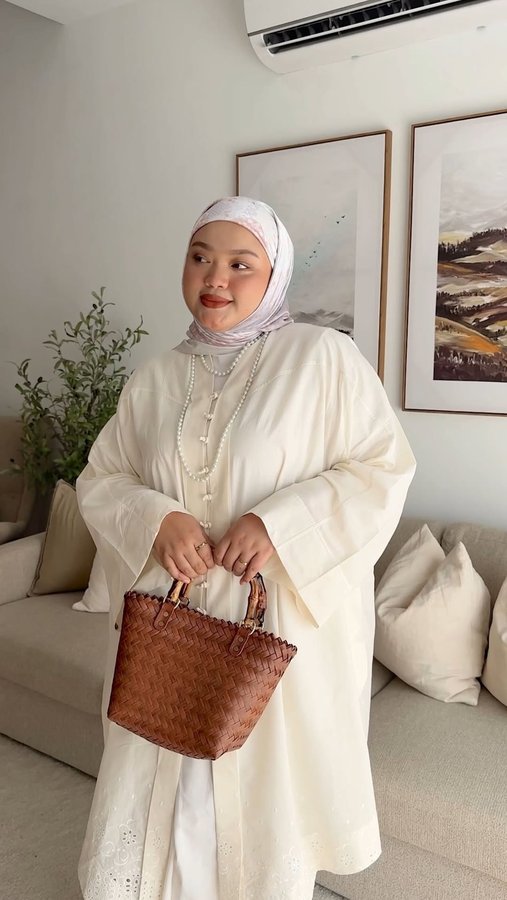 Instagram post by @ohinirara for TudungPeople. Caption reads: [...] ✨😍!

Korang, this LE Kenangan from....