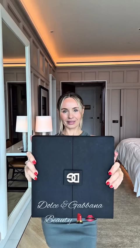 Instagram post by @elena_zhosann for Dolce&Gabbana. Caption reads: Adding luxury to my everyday glam 🪄 

👄....