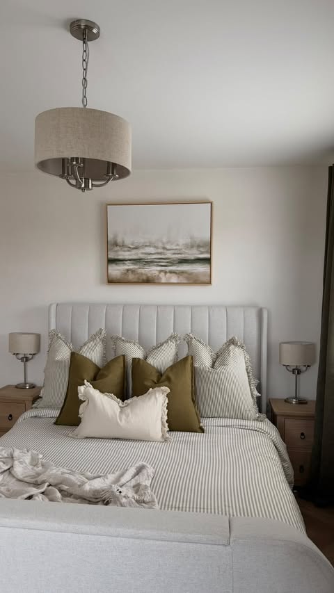 Instagram post by @cleaningwithdanielled for Dunelm. Caption reads: Cleanmas 5/12 🎅🏼🫧 

And it’s the bedroom! Under....