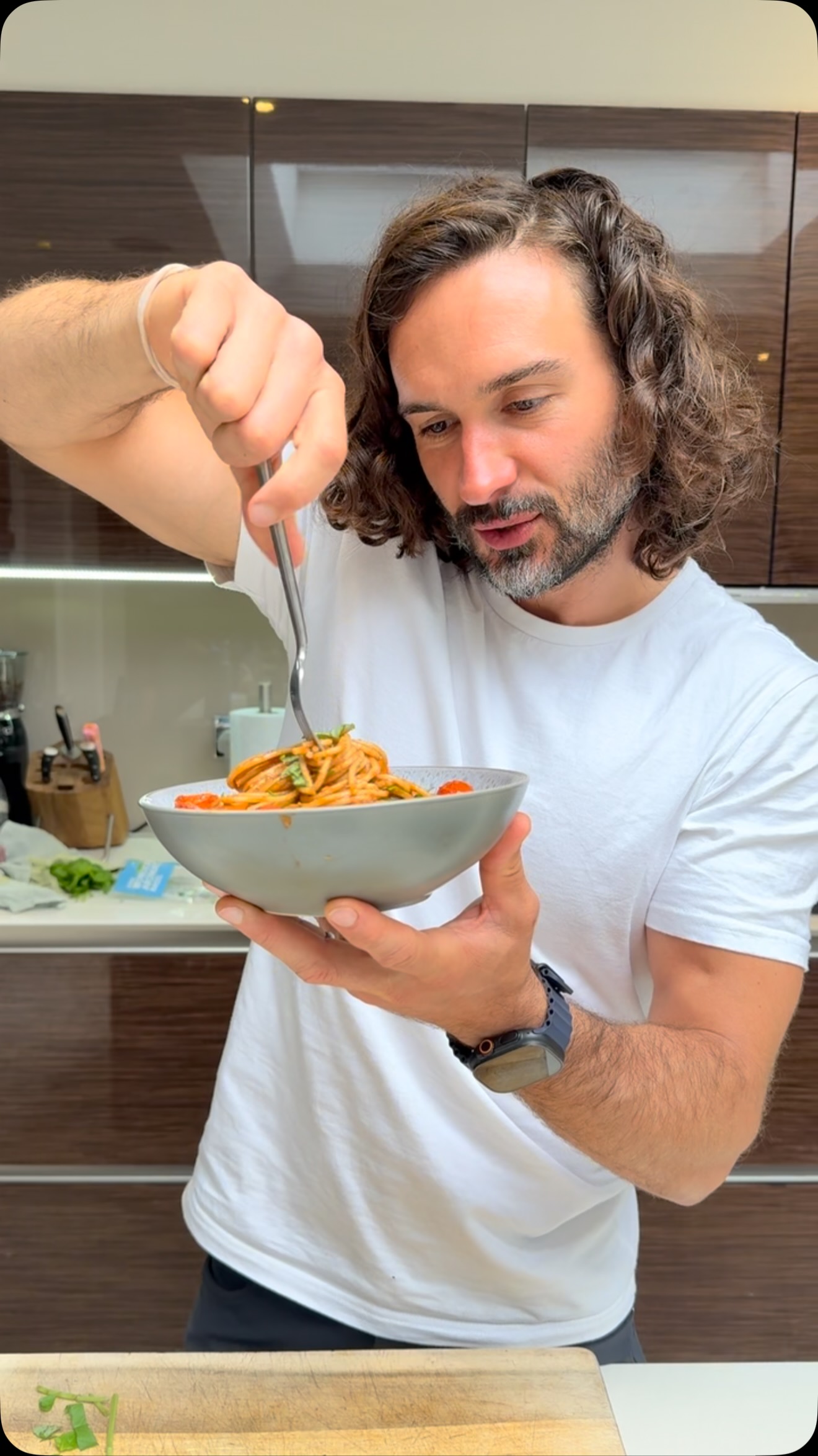 Instagram post by @thebodycoach for ASDA. Caption reads: Easy midweek meal alert! With only five minutes of....