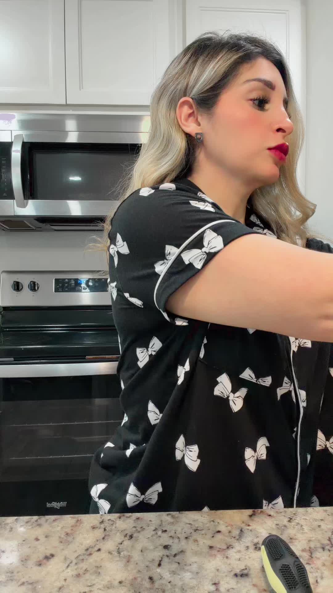 TikTok post by @mrszuniga_ for Soday. Caption reads: [...] 🤭😝 #wifetok #cooktok #potsandpans #soday....