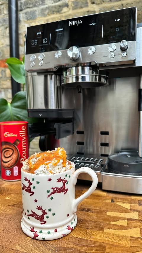 Instagram post by @flavourfellas_ for Cadbury. Caption reads: [...] festive mocha done properly. Rich Cadbury....