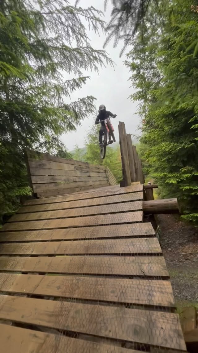 Instagram post by @trailrippers for GT Bicycles. Caption reads: [...] @lsb_mtb2 • • • Supported by: @gtbicycles....