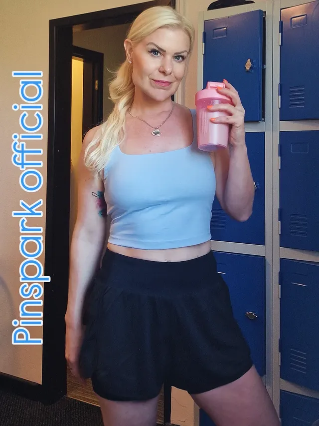 Instagram post by @rachel_styles_2_ for Pinspark Activewear. Caption reads: #ad Staying active with @pinspark_official <<<....