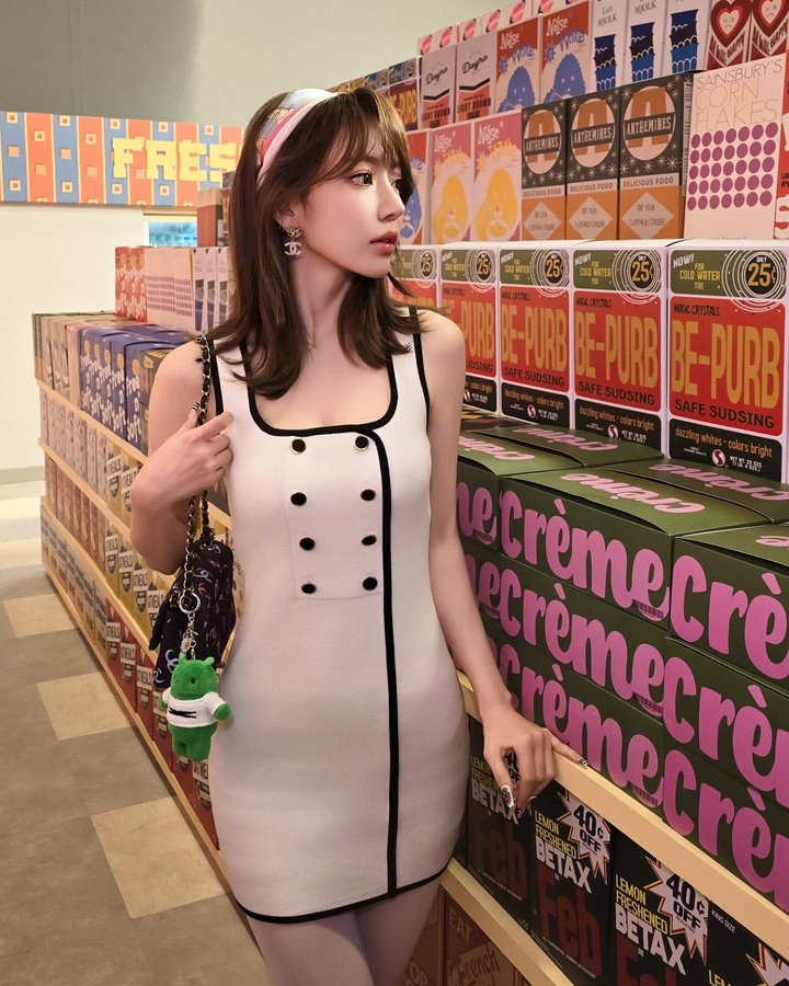 Instagram post by @39saku_chan for Android. Caption reads: find me🤭⚡⚡
#sponsored @android.