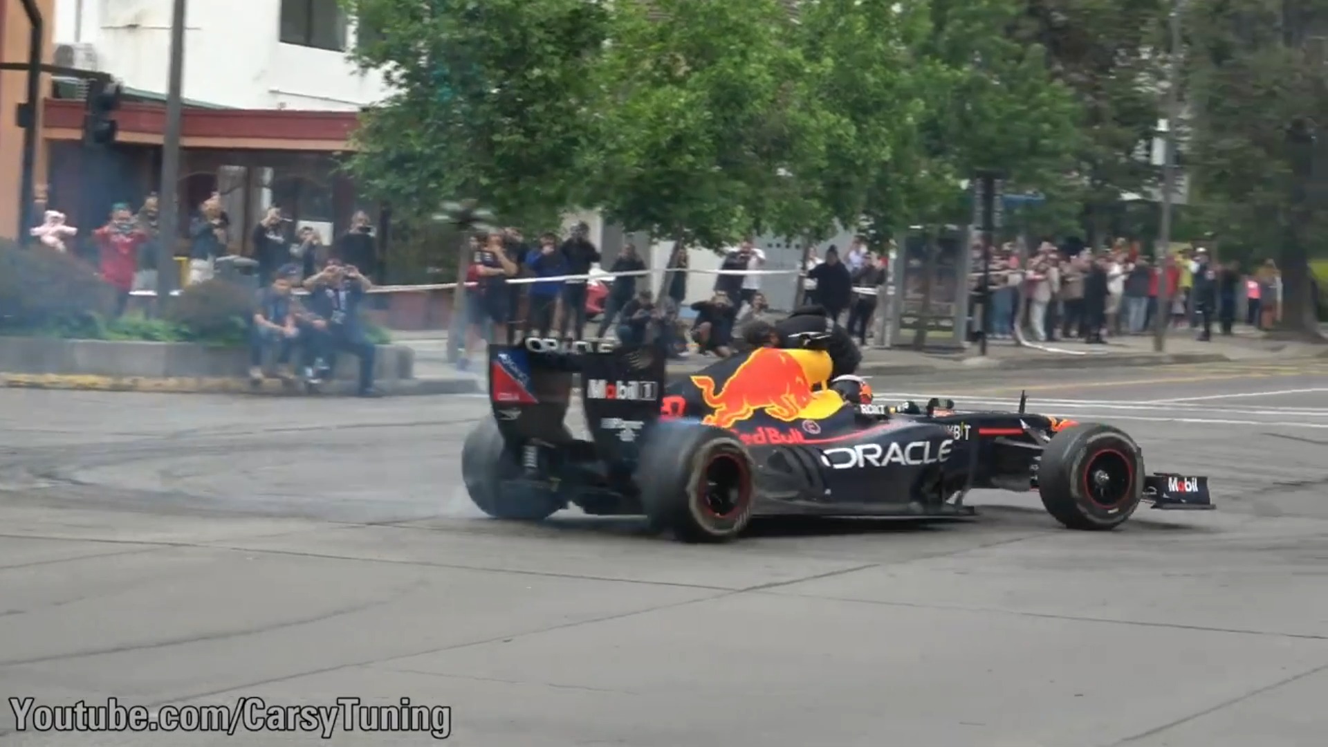 Instagram post by @tsantiagocars for Oracle Red Bull Racing. Caption reads: Imposible dejar pasar este tremendo #TBT del....