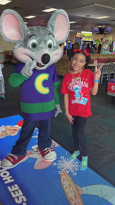 Instagram post by @zigazoo.app for Chuck E. Cheese. Caption reads: ✨ Paige had the BEST time today at the Chuck E.....