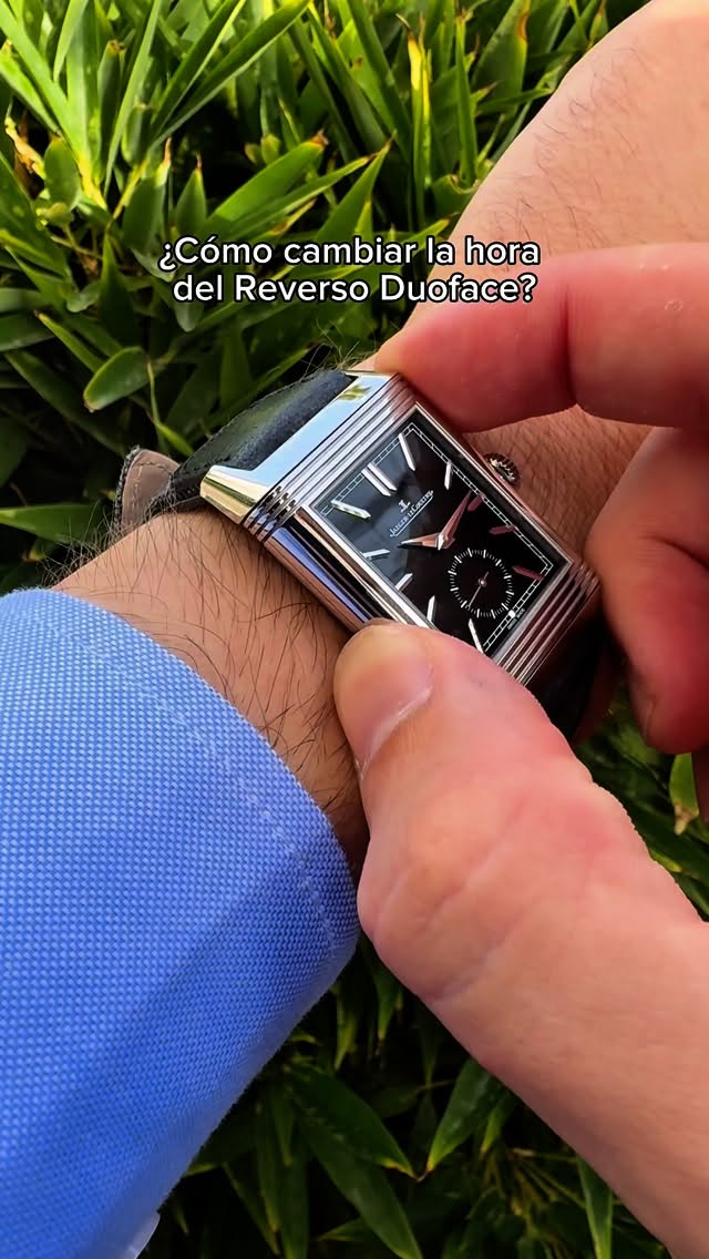 Instagram post by @inigosalaverria for Jaeger-LeCoultre. Caption reads: 2 relojes en 1 muñeca. Reverso icono de....