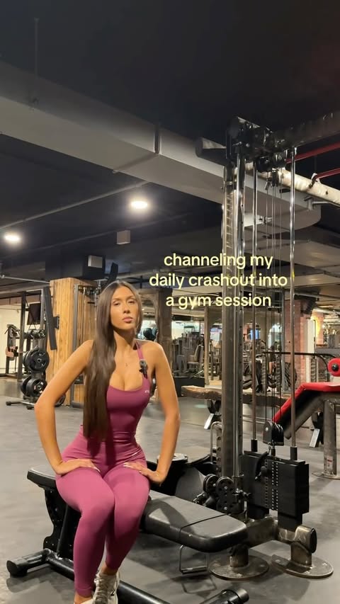 Instagram post by @dafinabeqi for AYBL. Caption reads: 10/10 recommend, *ad | @aybl Gym fit, Code: Dafina.