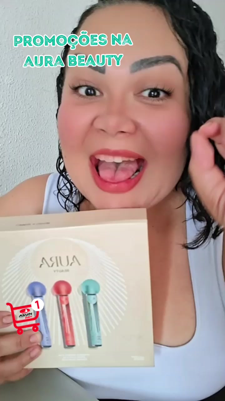 TikTok post by @rosa_beautycreator for Aura Beauty Club. Caption reads: Lolipop kit tres mini body Splash #tiktokshop....