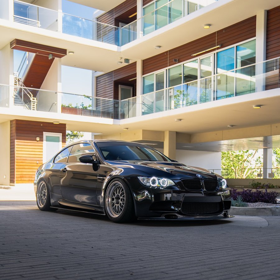 Instagram post by @sloww_m3 for BlackVue. Caption reads: [...] is king🫡

sponsors:
@carbonklasse....