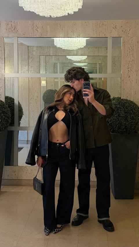 Instagram post by @karla__cabrera for totwoo Smart Jewelry. Caption reads: He’s in Amsterdam and I’m currently in Mexico, so....