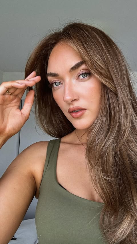 Instagram post by @daisyclementine for Bondisands. Caption reads: [...] at @chemistwarehousenewzealand @bondisands.