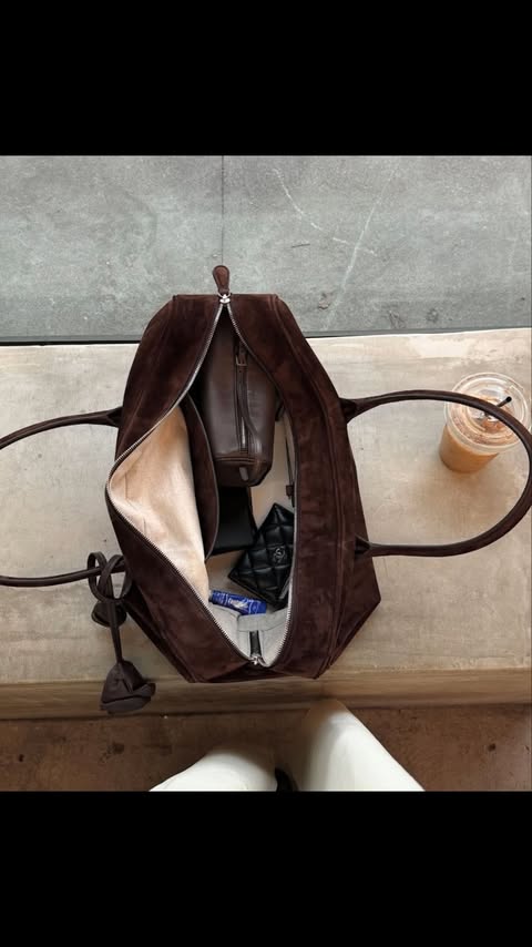 Instagram post by @miss_melxo for Edikted. Caption reads: @edikted always 💕👚 code MEL10 #edikted [...].