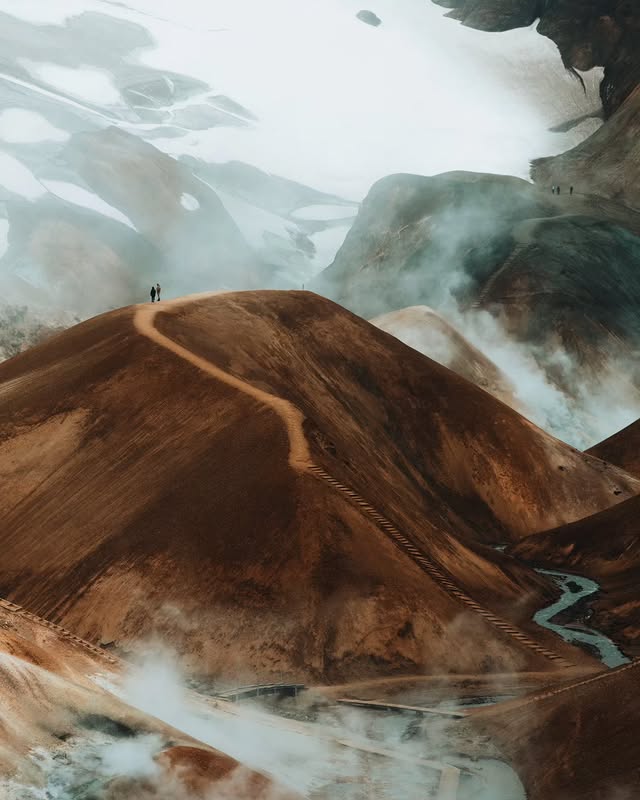 Instagram post by @muenchmax for Tourlane. Caption reads: Anzeige | Where do you feel most alive? 🥶
-
🇮🇸....