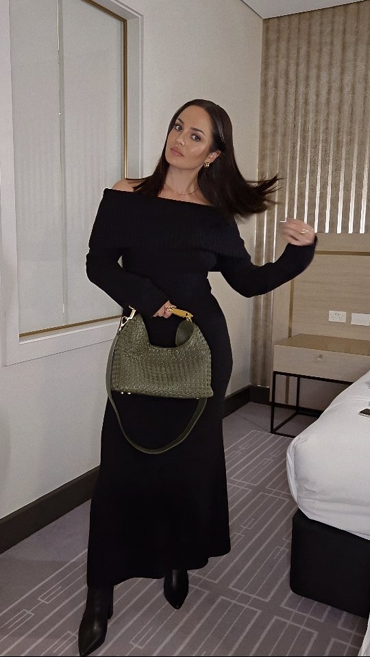 Instagram post by @chloemorello for Elleme. Caption reads: [...] 

I just got this gorgeous olive green....