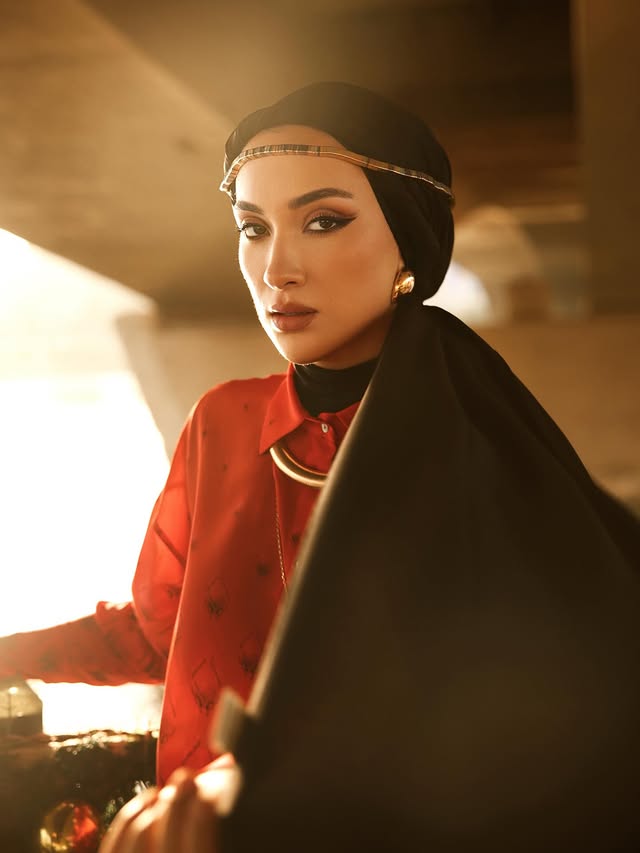 Instagram post by @senaseveer for Imannoor. Caption reads: 2025: successfully done ✔️♥️🎈🎉 @imannoor #reklam.