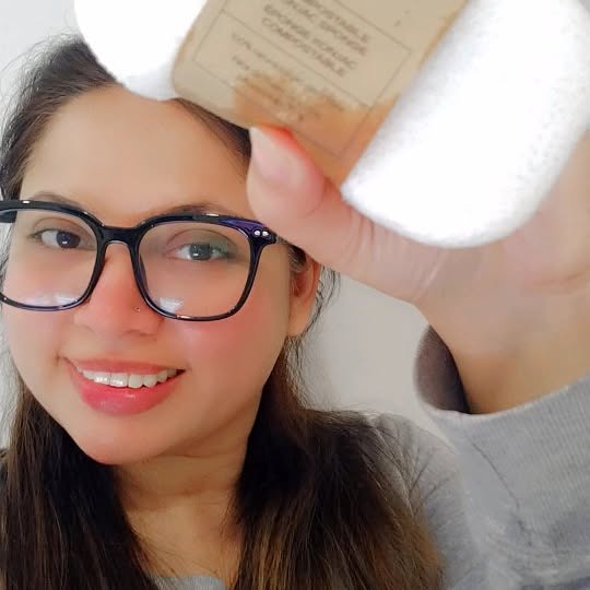 Instagram post by @anilarazzaq.official for Everist. Caption reads: [...] this Compostable Konjac sponge by....