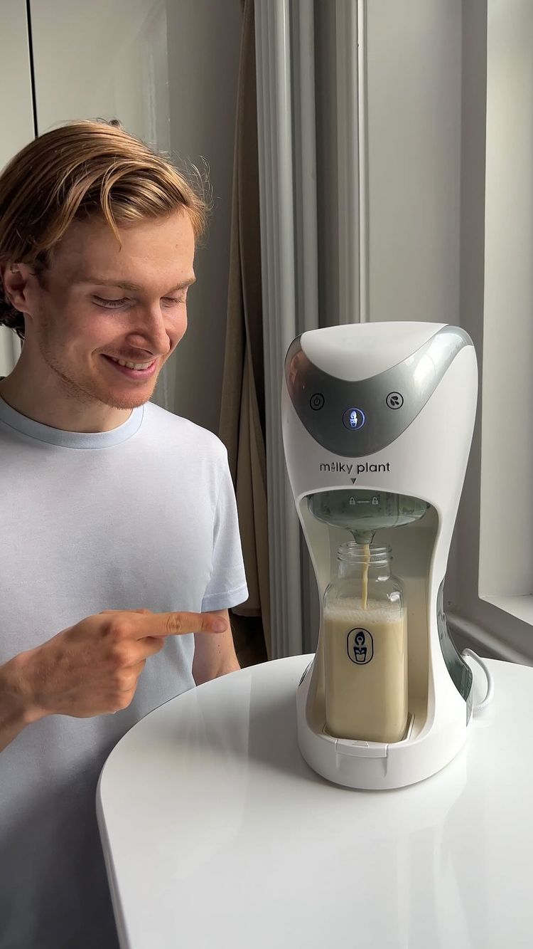 Instagram post by @goinggreenmedia for Milky Plant. Caption reads: SORRY, NO WOOD MILK HERE!* 👀🥛ad
@themilkyplant....