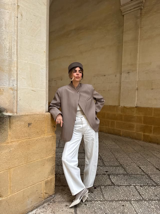 Instagram post by an influencer for ViCOLO. Caption reads: [...] e baloon denim 🧸🌸 Total @vicolo.official....
