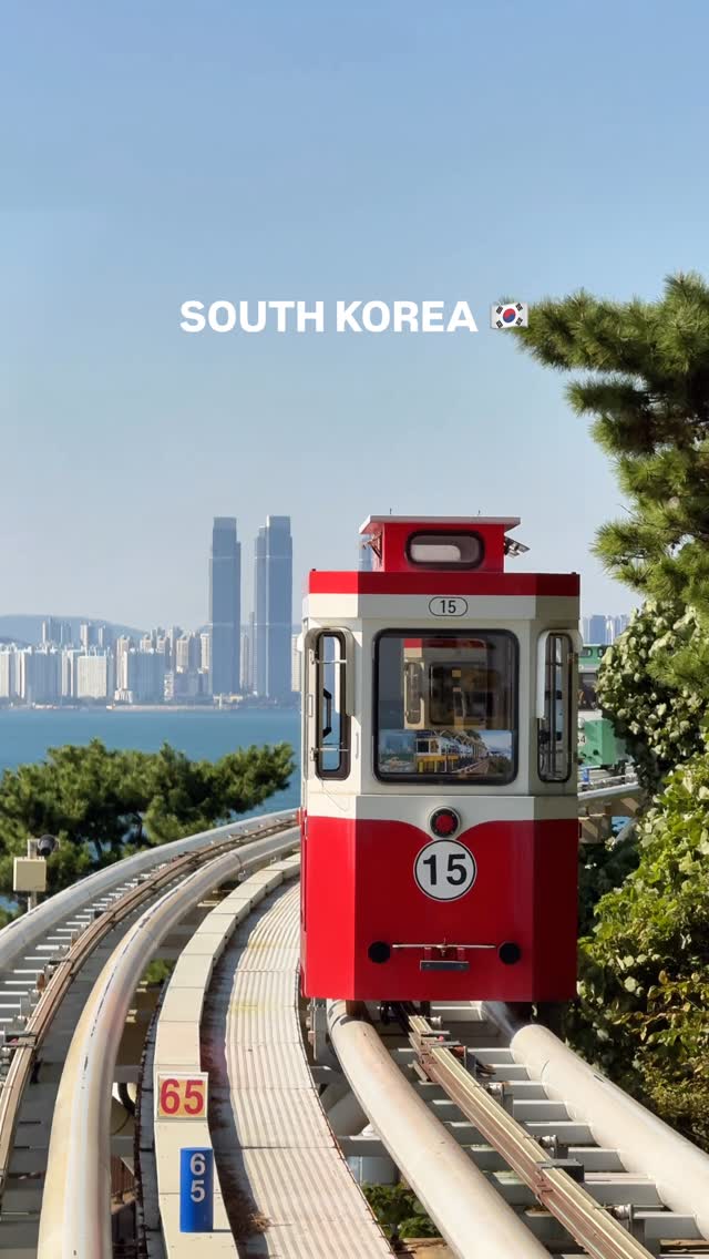 Instagram post by @aidenandmaddy for Jetstar NZ. Caption reads: SHARE this with your travel bestie!! ✈️

We have....