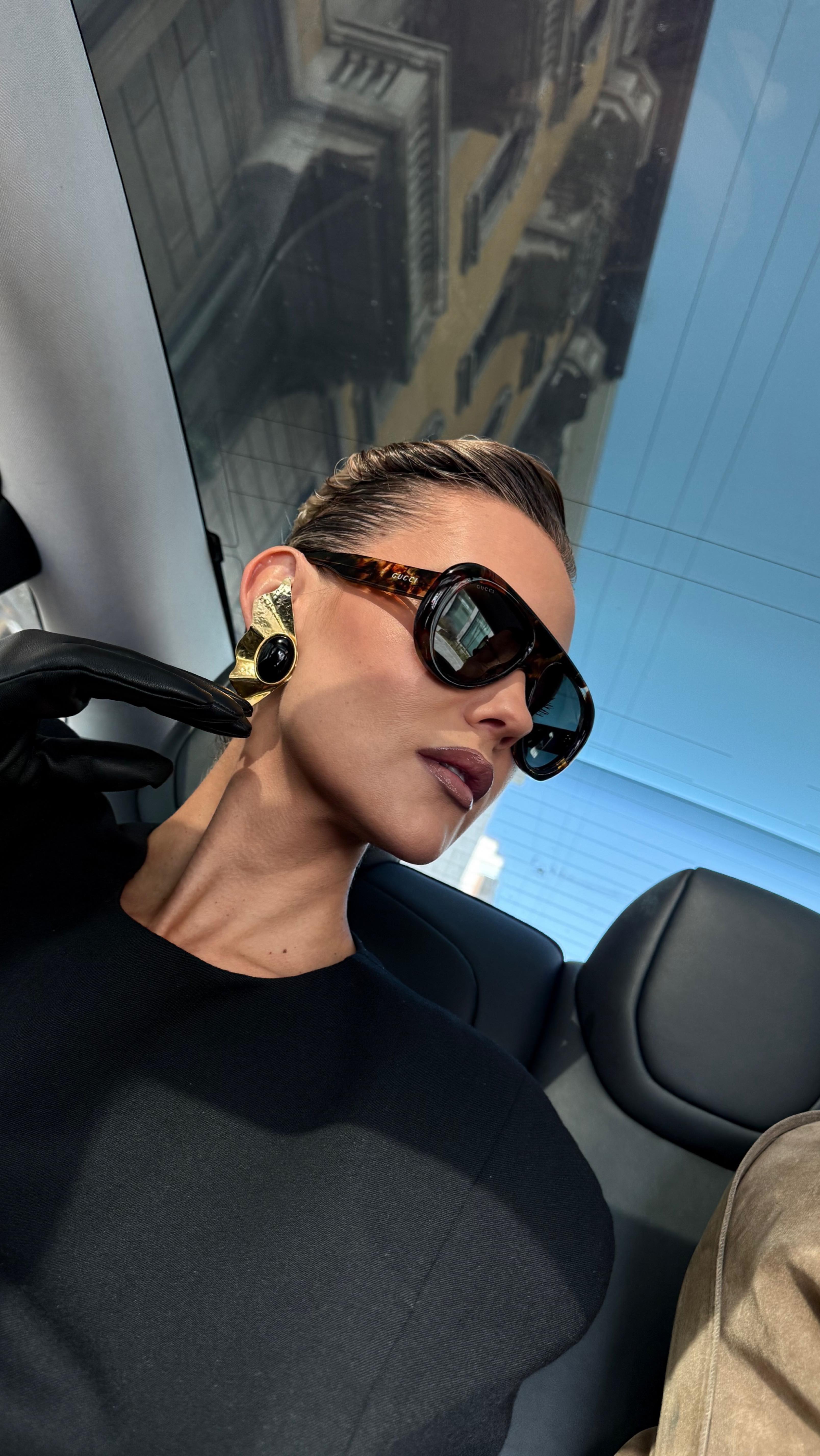 Instagram post by @indre.burlinskaite for Anteprima. Caption reads: 3 minutes before the show ✨

@anteprimaofficial.