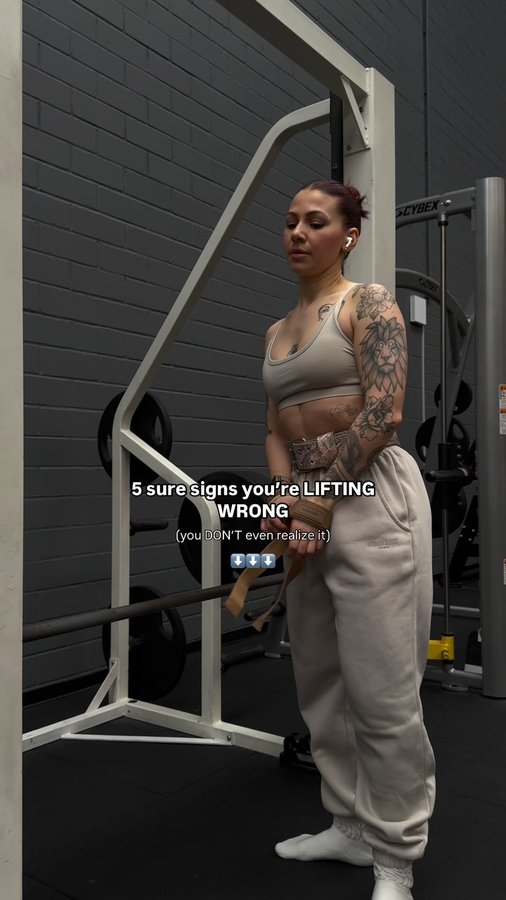 Instagram post by @angeeelina.fit for UPPPER. Caption reads: THINK YOU‘RE TRAINING RIGHT? 🤔👇🏽

but these....