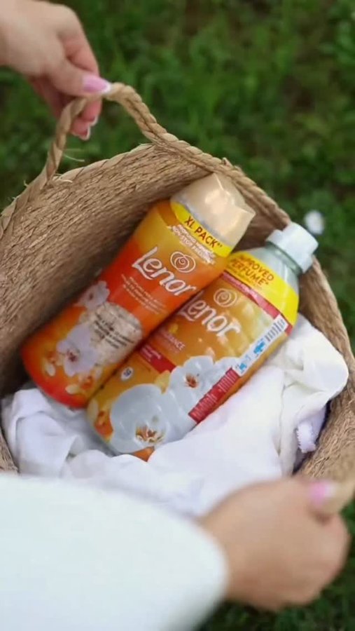 Instagram post by @halomilice for Lenor. Caption reads: #halomilice možeš i ti mirisati ovako kao Nevena,....