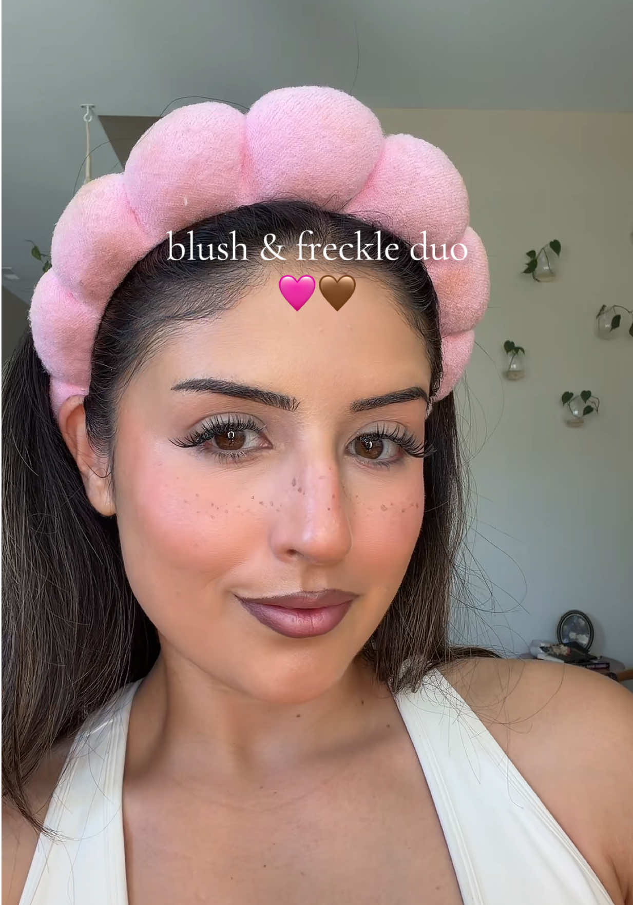 TikTok post by @nigoal_03 for Babygodewy Beauty. Caption reads: [...] faux freckle look this summer 🌞🫧....